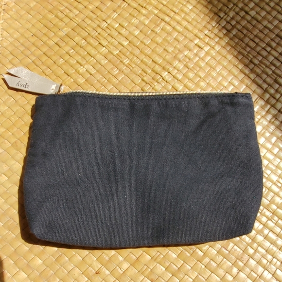 Makeup bag - Picture 2 of 3